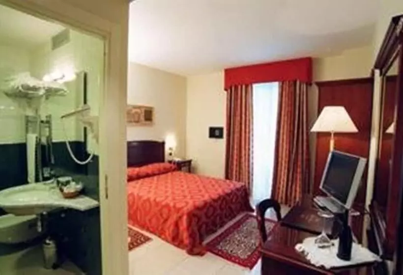 Fotos del hotel Villa Savoia:  7