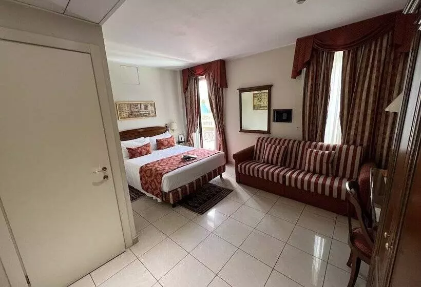 Fotos del hotel Villa Savoia:  16