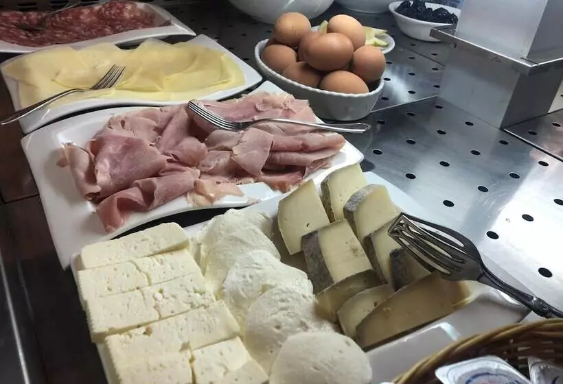 Fotos del hotel Villa Savoia:  12