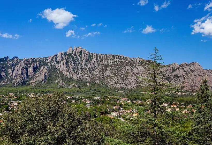 Fotos del hotel Montserrat  & Training Center:  11