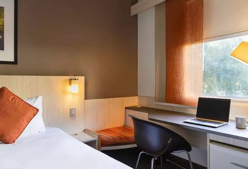 Ibis Auckland Ellerslie