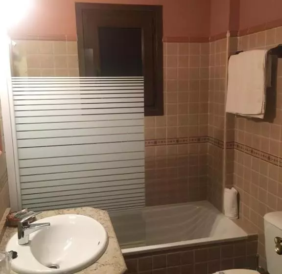 Fotos del hotel Balcón De Los Montes:  8