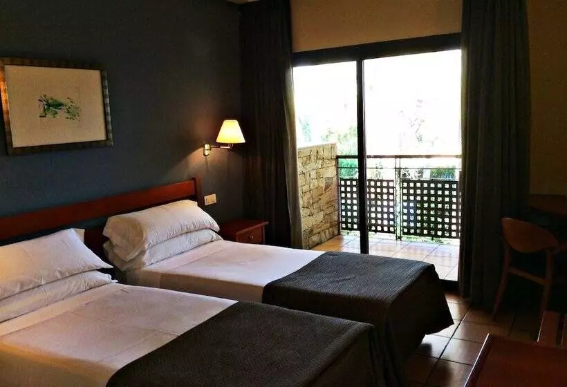 Fotos del hotel Portal Del Caroig:  6