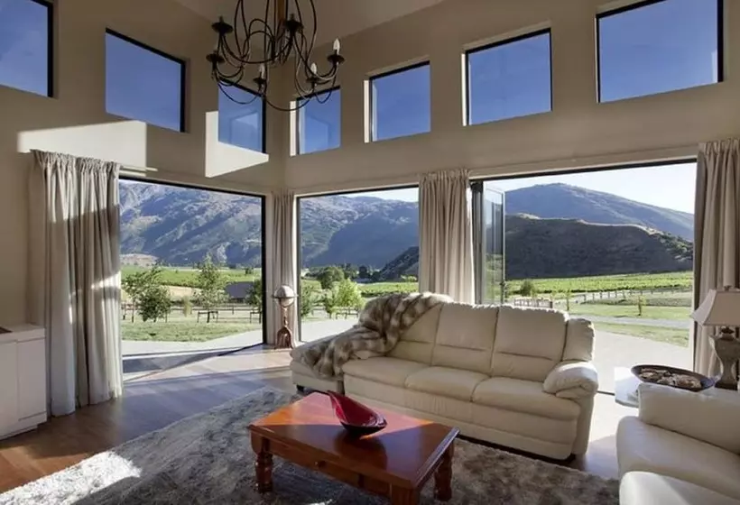 Fotos del hotel Gibbston House:  23