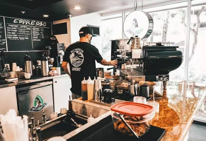 Fotos del hotel Courtyard By Marriott Waikiki Beach:  23