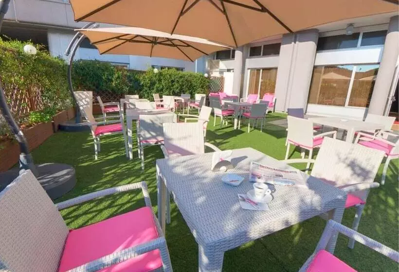 Fotos del hotel Senbhotel:  5