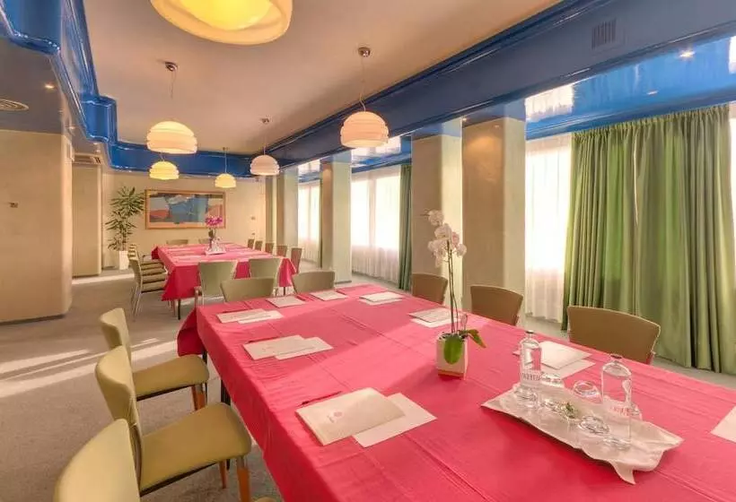 Fotos del hotel Senbhotel:  14