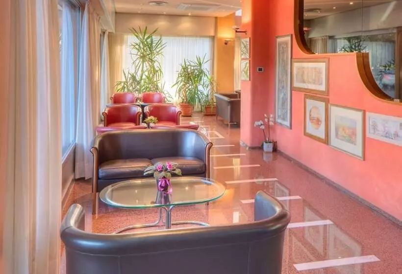 Fotos del hotel Senbhotel:  10