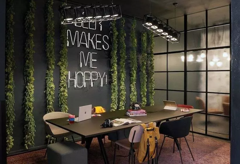 Fotos del hotel Moxy Edinburgh Fountainbridge:  25