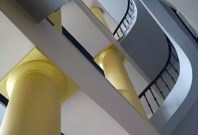 Fotos del hotel The Icon  & Lounge:  7