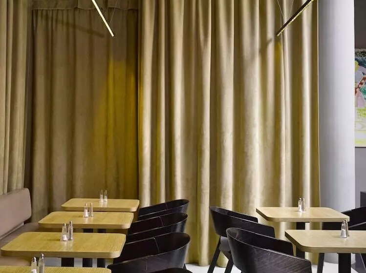 Fotos del hotel The Icon  & Lounge:  16