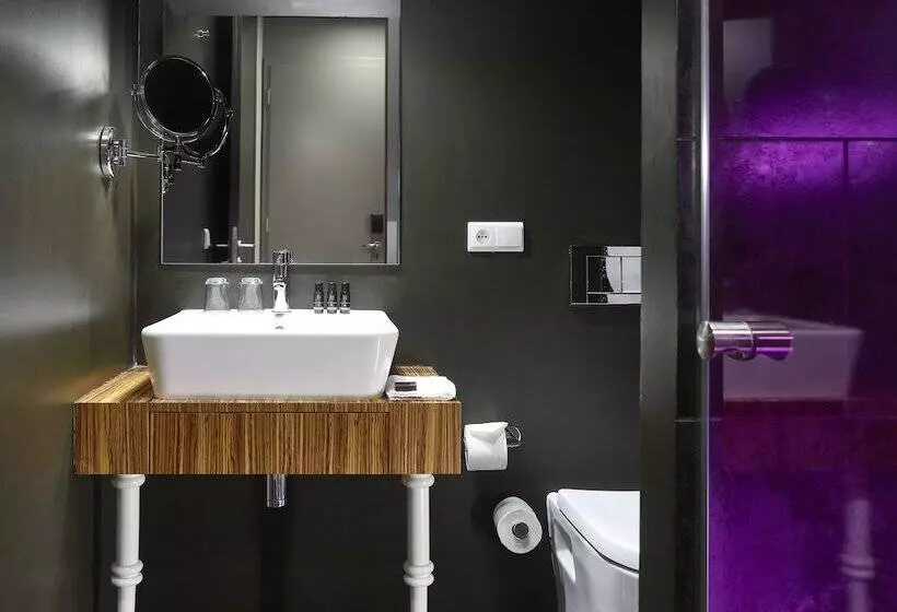 Fotos del hotel The Icon  & Lounge:  17