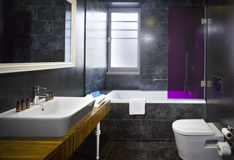 Fotos del hotel The Icon  & Lounge:  6