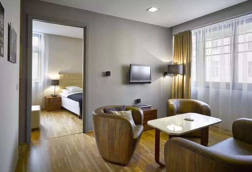 Fotos del hotel The Icon  & Lounge:  21