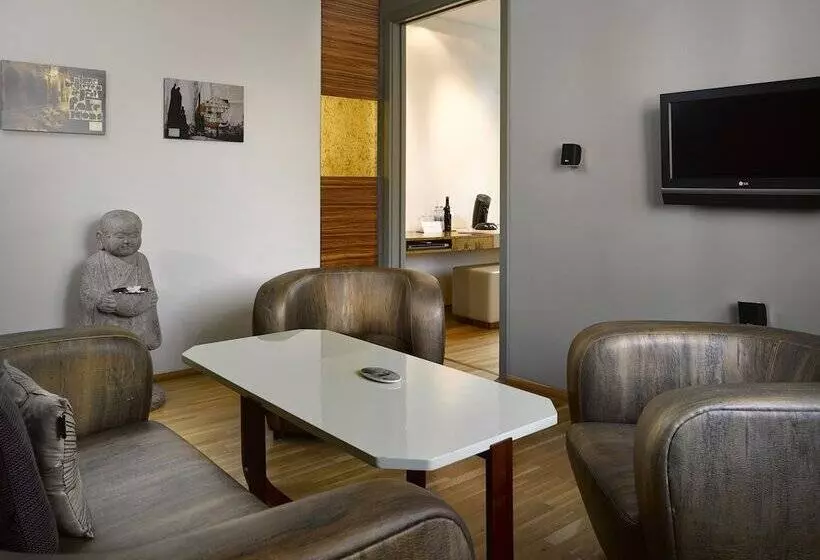 Fotos del hotel The Icon  & Lounge:  11