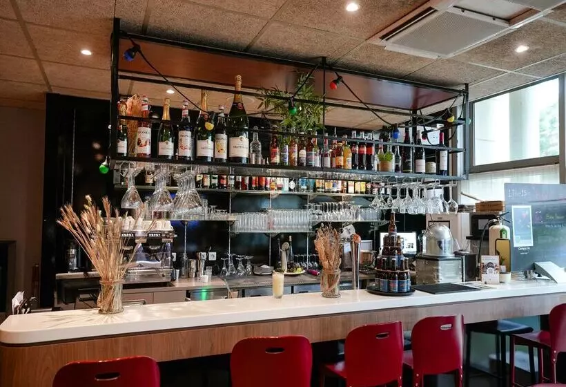 Fotos del hotel Campanile Roissy:  4