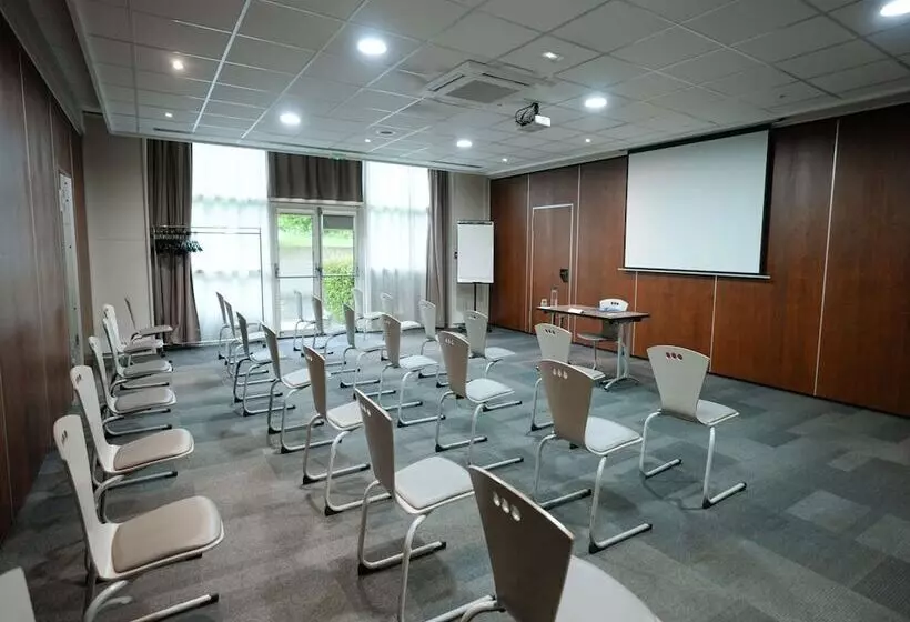 Fotos del hotel Campanile Roissy:  23