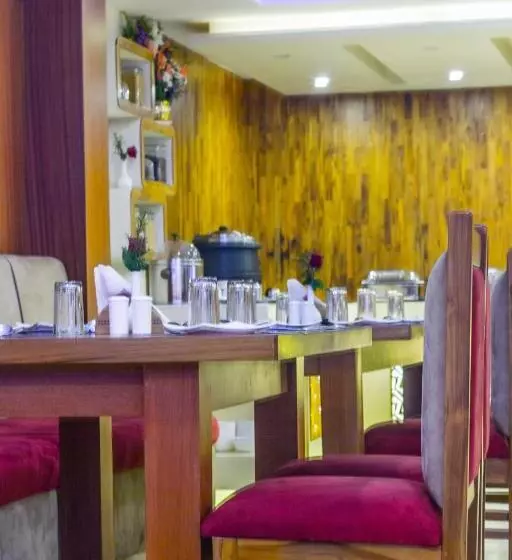 Fotos del hotel Royal Regency Lifotel By Crossway:  14