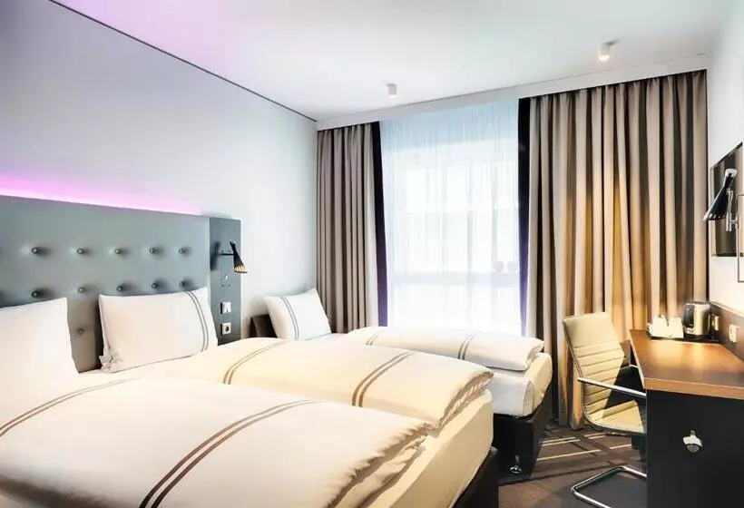 Fotos del hotel Azimut Hotel Cologne:  2