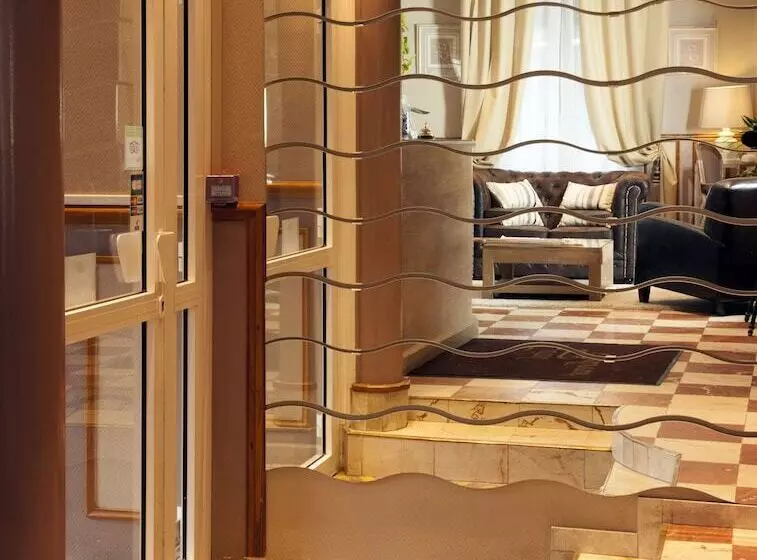 Fotos del hotel Hôtel De Bellevue Paris Gare Du Nord:  16
