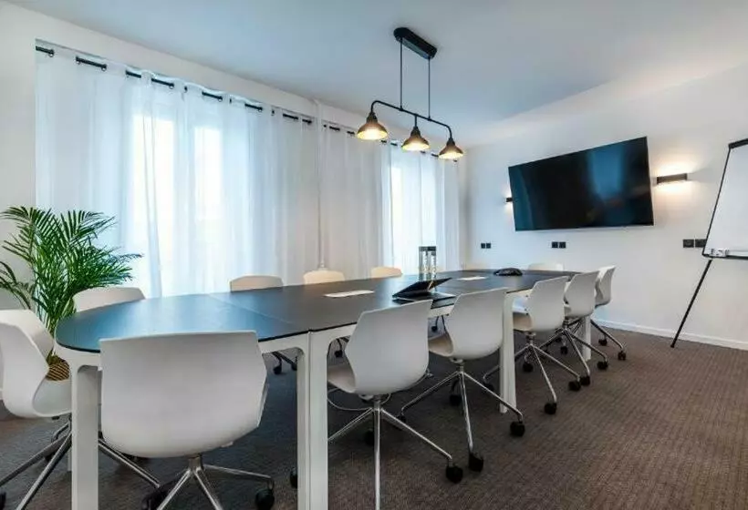 Fotos del hotel Hôtel De Bellevue Paris Gare Du Nord:  13