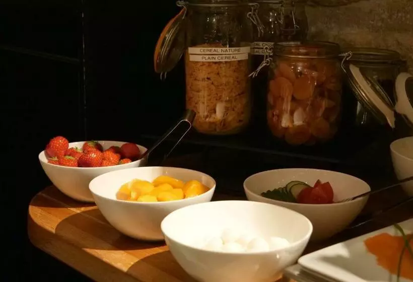 Fotos del hotel Hôtel De Bellevue Paris Gare Du Nord:  21