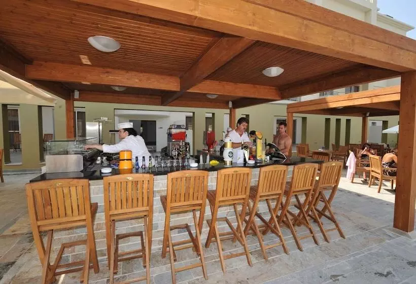 Fotos del hotel Capital Coast Resort And Spa:  4