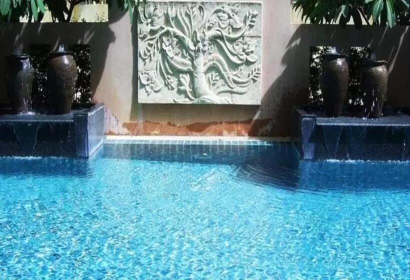 Fotos del hotel Crown Pattaya Beach:  2