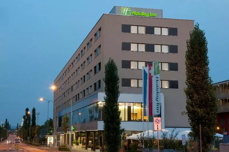Holiday Inn Zürich Messe, An Ihg