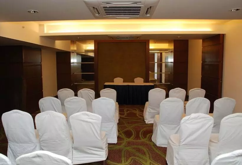 Fotos del hotel Pride Plaza Hotel, Ahmedabad:  6