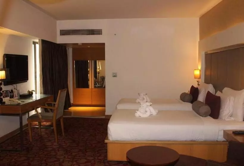 Fotos del hotel Pride Plaza Hotel, Ahmedabad:  7
