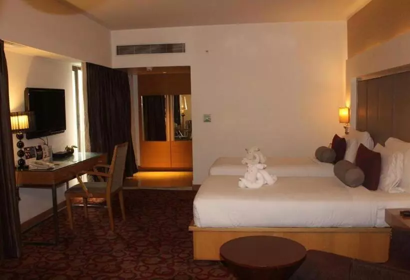 Fotos del hotel Pride Plaza Hotel, Ahmedabad:  2