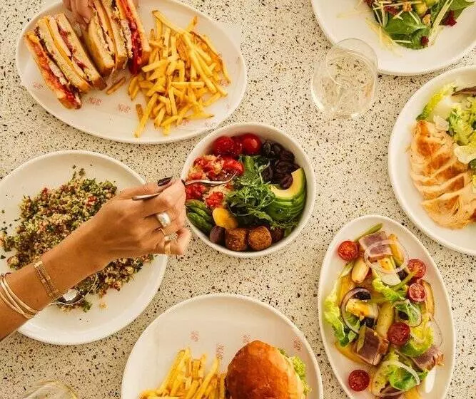 Fotos del hotel Cala Llonga Resort:  4