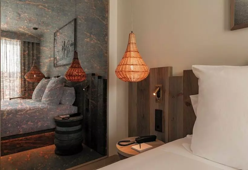 Fotos del hotel Cala Llonga Resort:  11