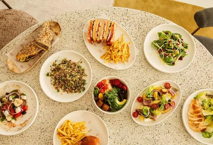 Fotos del hotel Cala Llonga Resort:  2