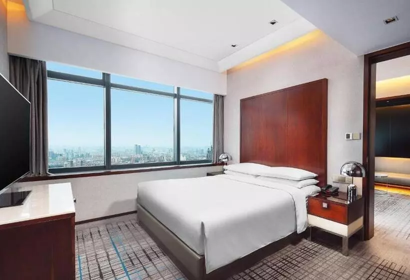 Renaissance Shanghai Zhongshan Park