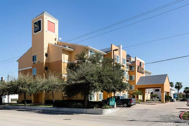 Quality Inn & Suites West Chase