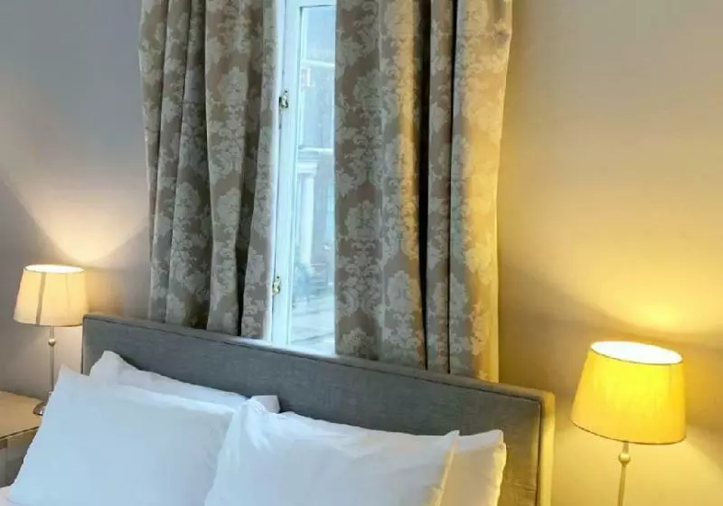 Fotos del hotel Crescent Guest House:  3