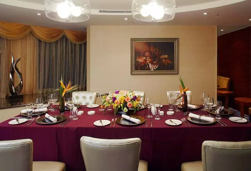 Fotos del hotel Regal Jinfeng Hotel:  6