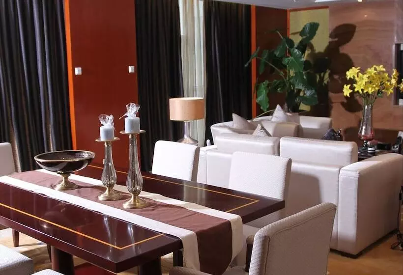 Fotos del hotel King World:  24