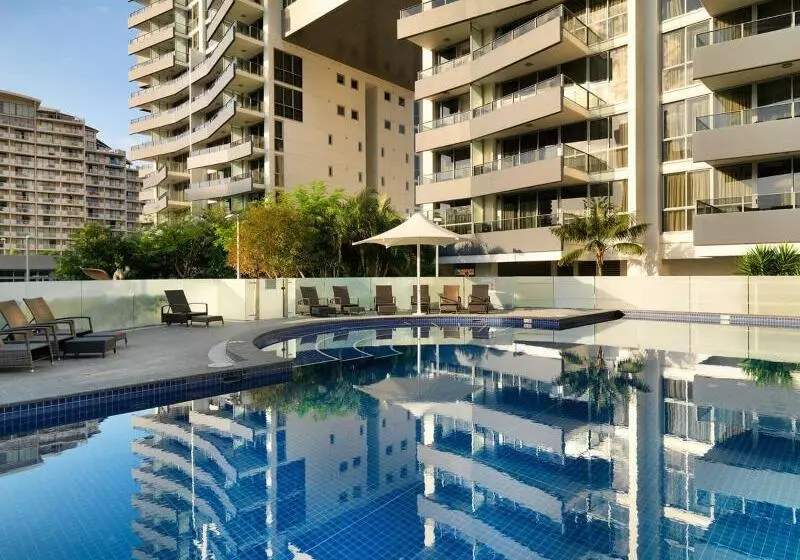 Meriton Suites Broadbeach