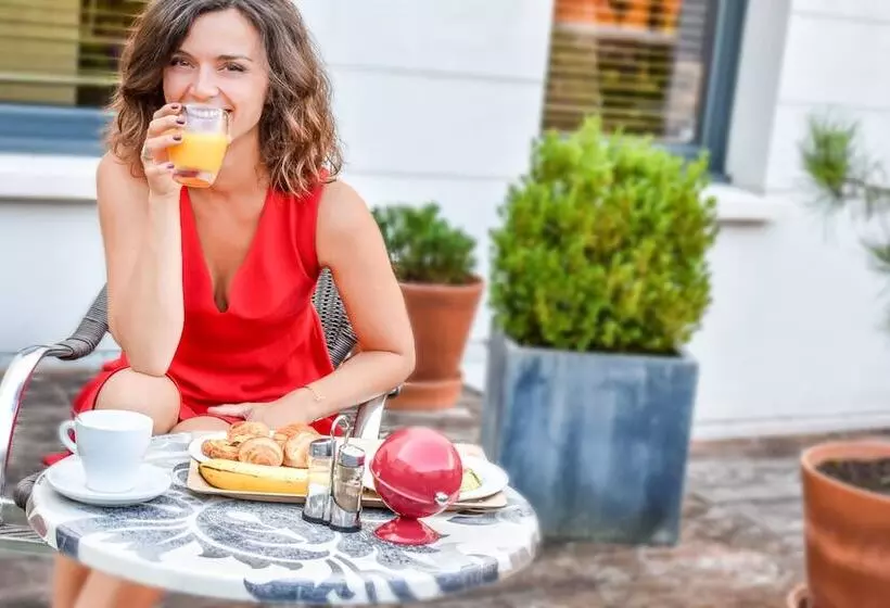 Fotos del hotel Campanile Bordeaux Centre  Gare Saintjean:  21