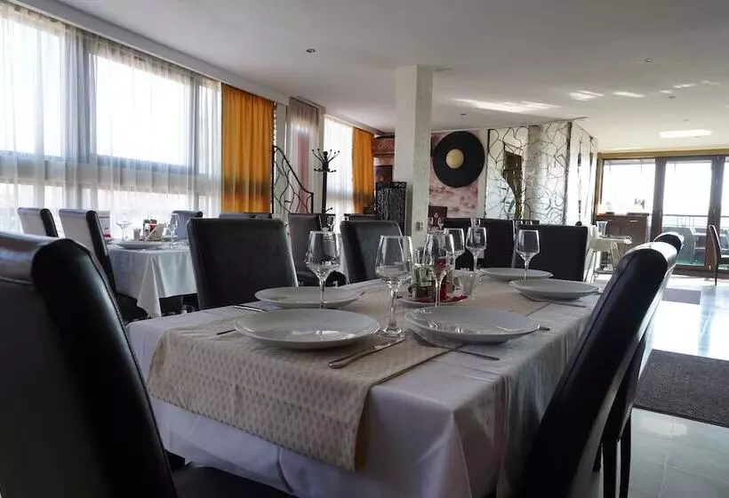 Fotos del hotel Razvan:  7