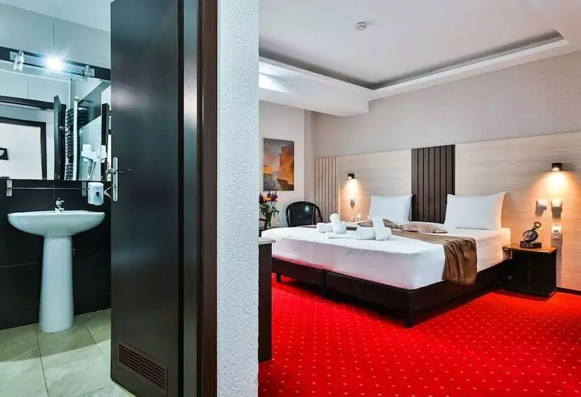 Fotos del hotel Razvan:  2