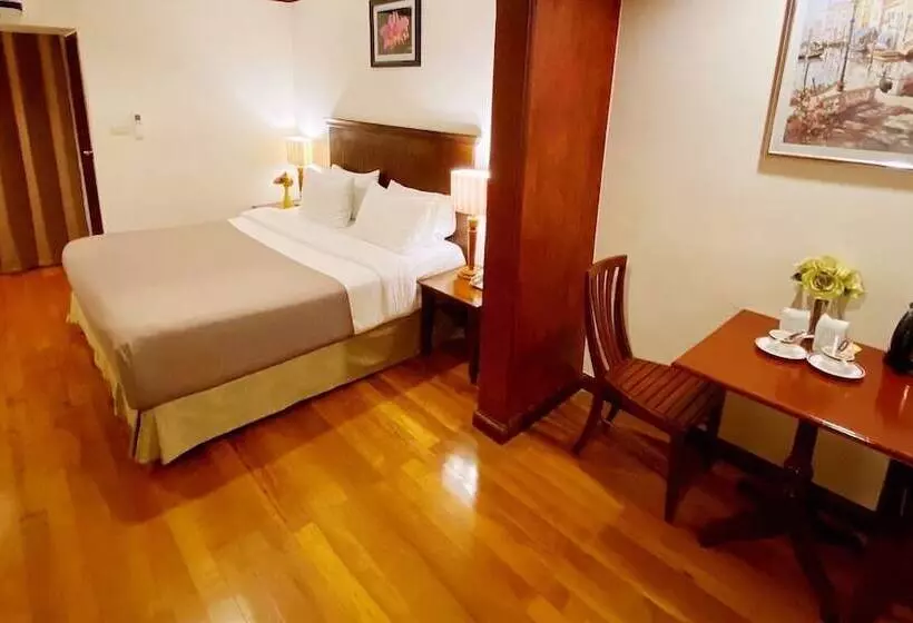 Fotos del hotel The Victory Executive Residences:  2