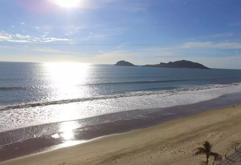 Fotos del hotel Coral Island Beach View:  11