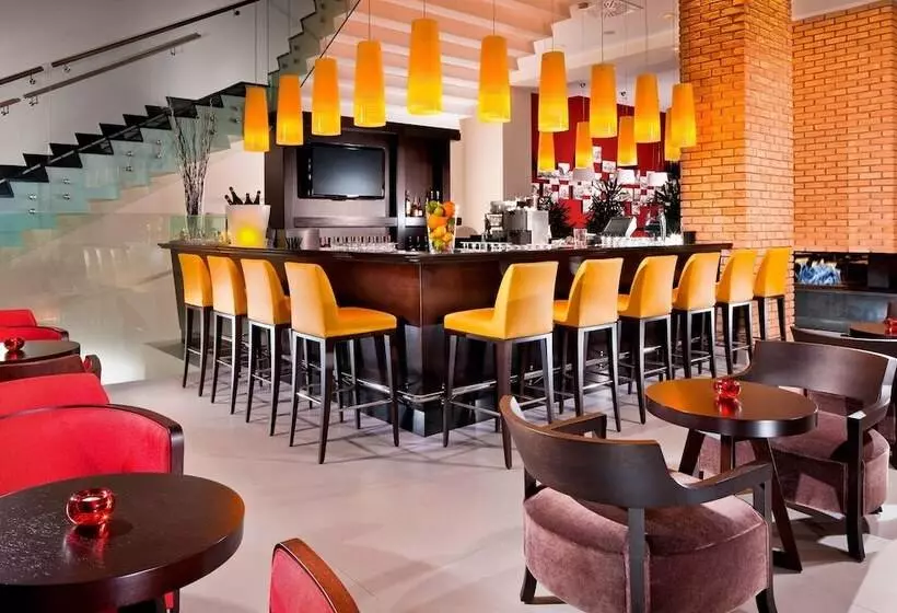 Fotos del hotel Courtyard By Marriott Budapest City Center:  2