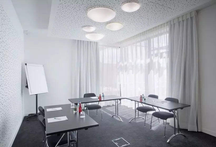 Fotos del hotel Holiday Inn Express Marseille Saint Charles, An Ihg:  7