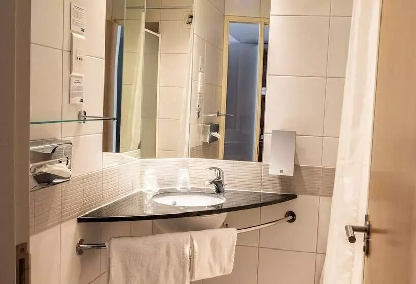 Fotos del hotel Holiday Inn Express Marseille Saint Charles, An Ihg:  9