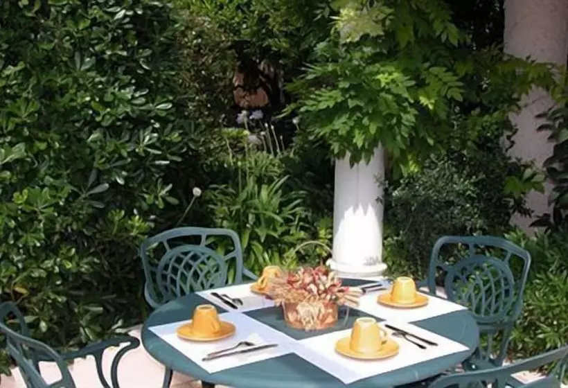 Fotos del hotel La Garoupegardiole:  4